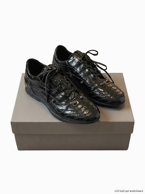 Balenciaga shiny trendy black shoes