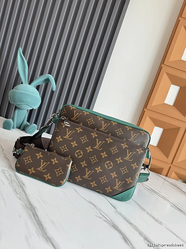 Louis Vuitton Brown Monogram Camera Bag Camera Bag for Photo Ready Styling