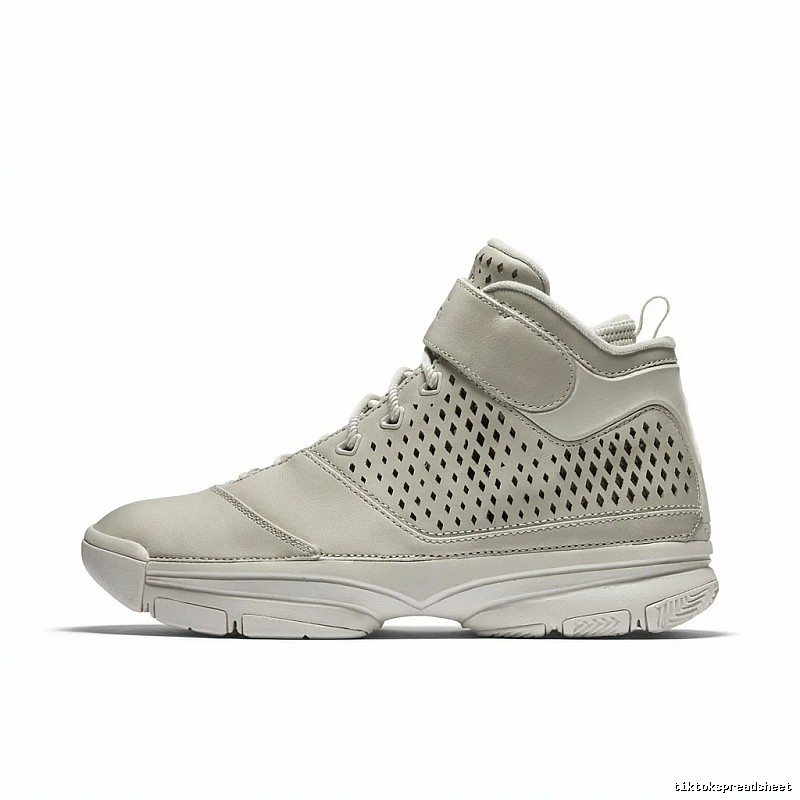 Nike retro-style grey sports shoes