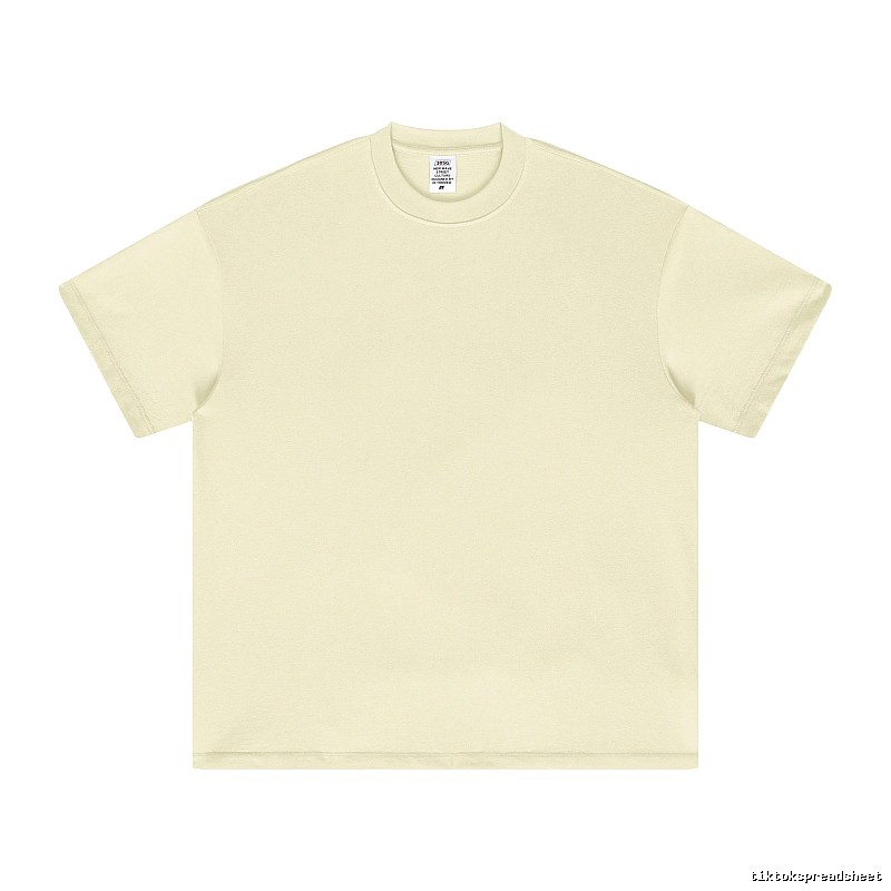 Patterned Plain white T-shirt Minimal White Short with Polished Detail