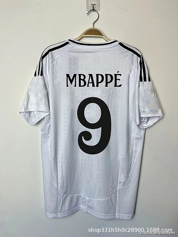 Real Madrid Resort Bellingham #5 soccer jersey White Real Madrid for Travel Looks