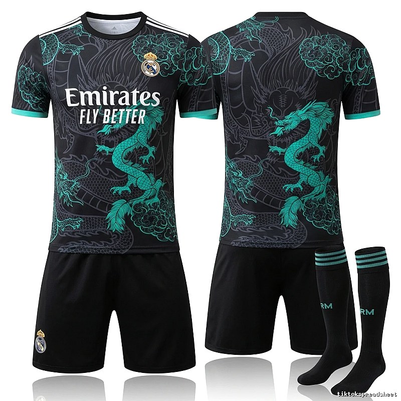 Real Madrid's black jersey with Chinese dragon pattern in the national style.